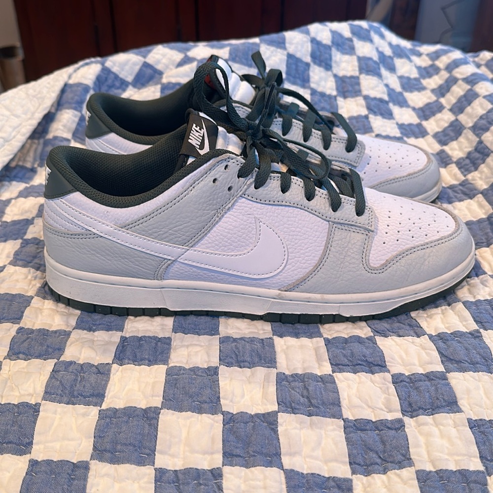 Nike Dunks Photon Dust/White/Vintage Green